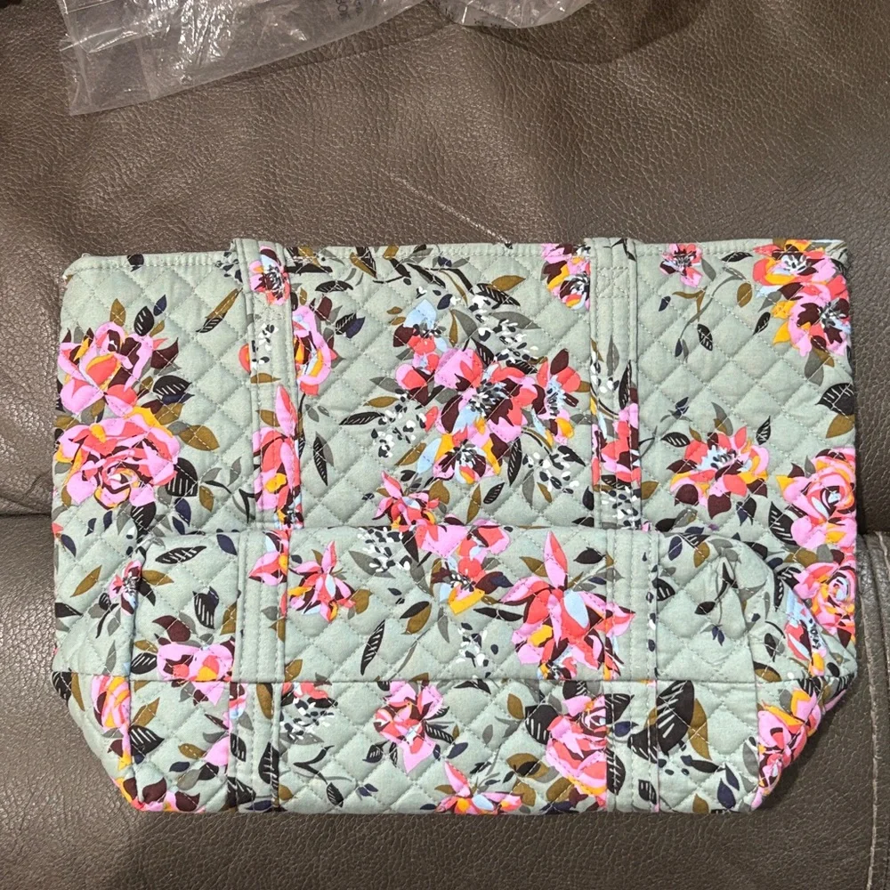 Very Bradley small vera tote in rosy outlook